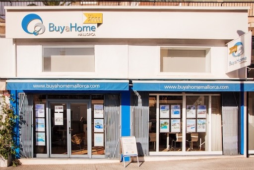 Fassade des Büros von Buy a Home Mallorca in San Agustín